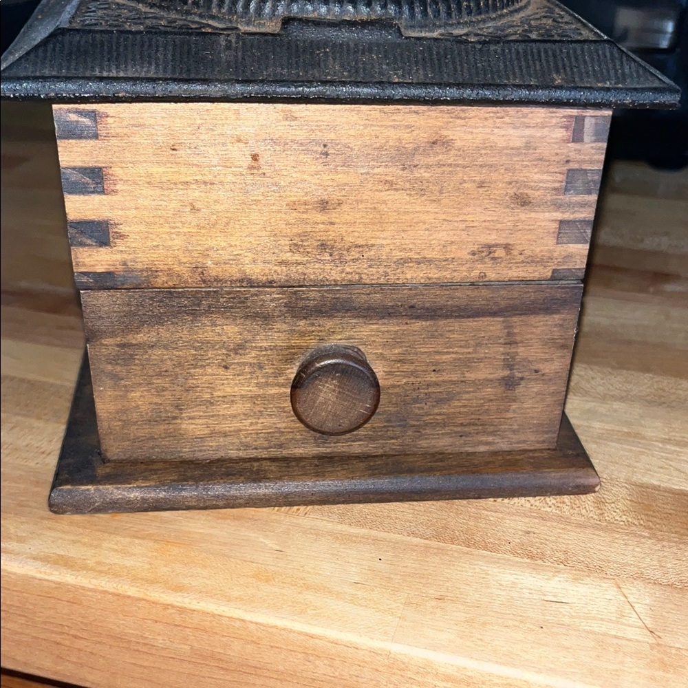 Vintage Wooden Coffee Grinder - Picture 5 of 9